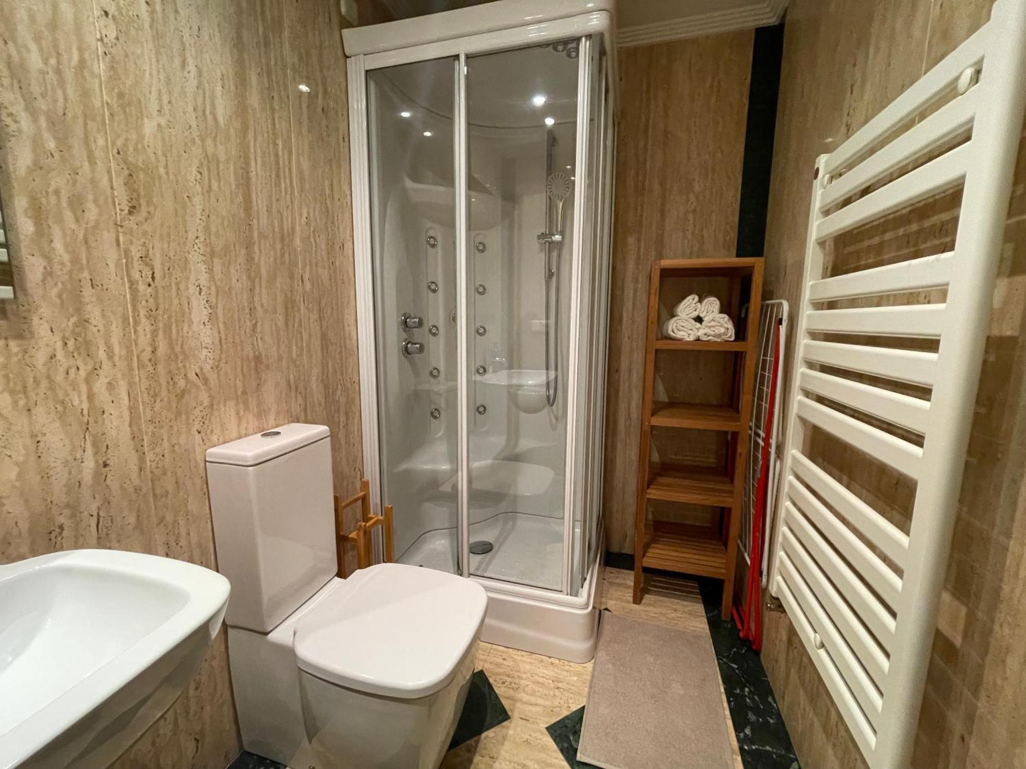 Atuaire Home Vivienda A Luminosa Parking Incluido En Plena Calle Comercial Burgo Esterno foto